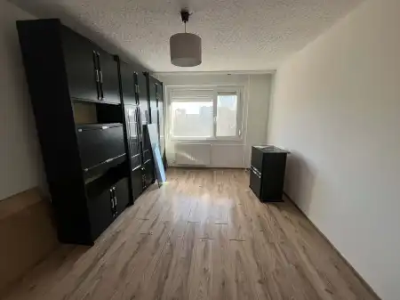 eladó panellakás, Dunaújváros