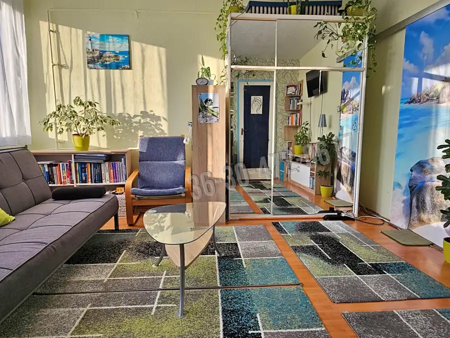 eladó panellakás, Eger