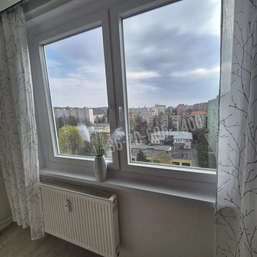 eladó panellakás, Eger