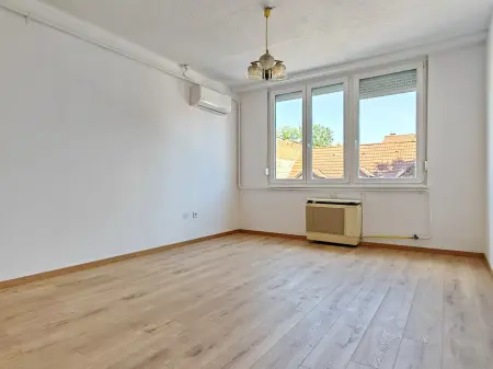 eladó panellakás, Eger