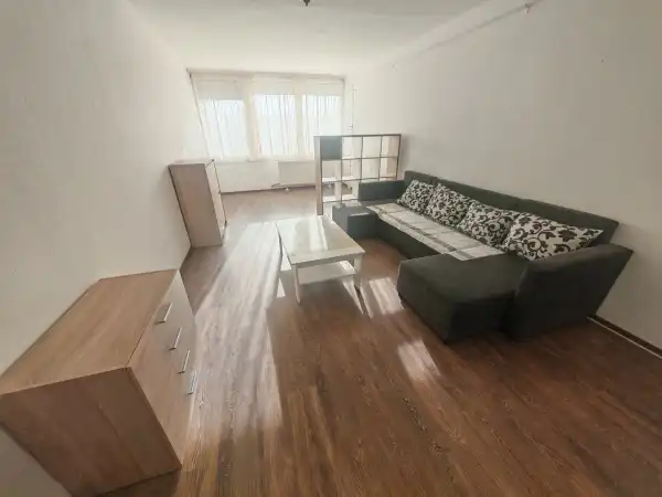 Eladó panellakás, Eger 2 szoba 65 m² 38.9 M Ft