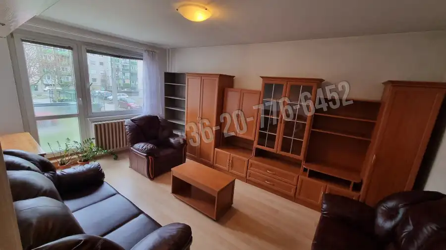 eladó panellakás, Esztergom