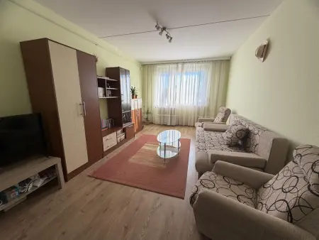 eladó panellakás, Győr