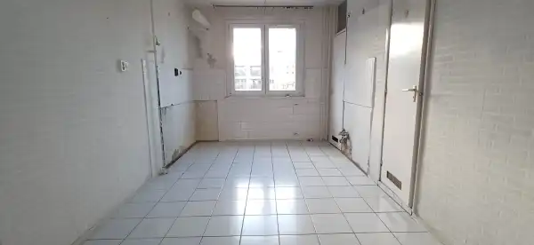 Eladó panellakás, Gyula 1+2 szoba 60 m² 28.5 M Ft