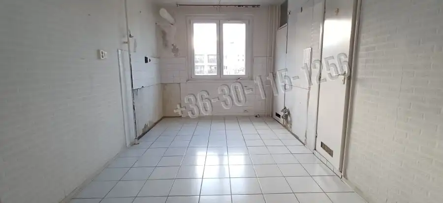 eladó panellakás, Gyula