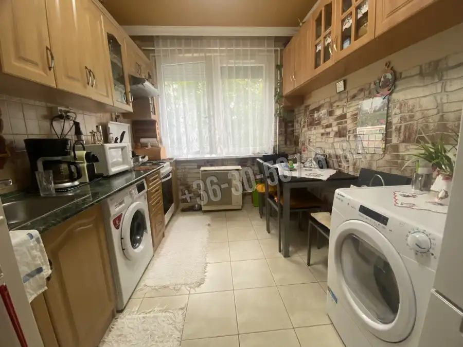 eladó panellakás, Karcag