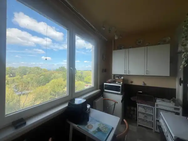 Eladó panellakás, Oroszlány 2+1 szoba 63 m² 37.99 M Ft