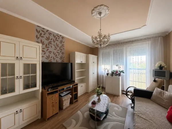 Eladó panellakás, Oroszlány 2 szoba 49 m² 36.99 M Ft