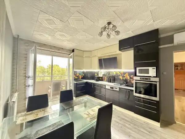 Eladó panellakás, Oroszlány 1+2 szoba 50 m² 41.5 M Ft