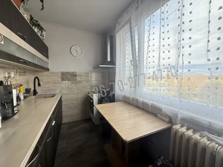 eladó panellakás, Oroszlány