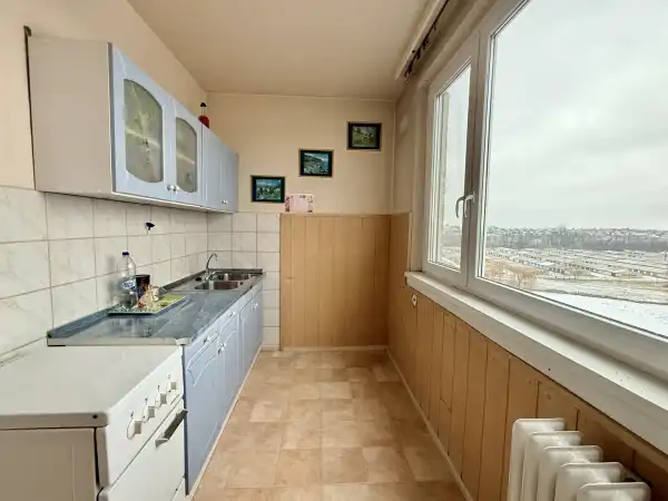 Eladó panellakás, Oroszlány 2+1 szoba 62 m² 34 M Ft