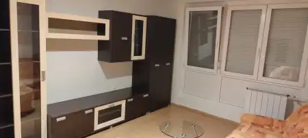 eladó panellakás, Paks