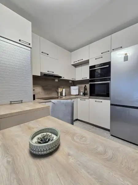 eladó panellakás, Pécs