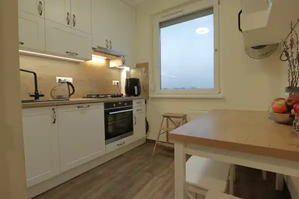 Eladó panellakás, Szeged 1+2 szoba 53 m² 49.9 M Ft