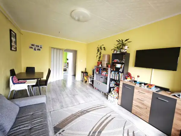 Eladó panellakás, Szeged 3 szoba 63 m² 55 M Ft