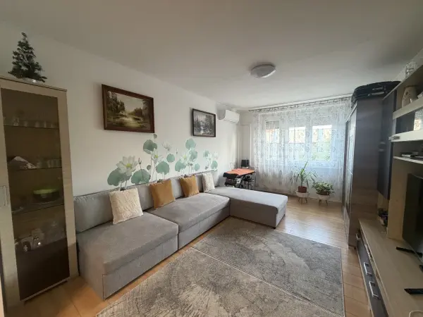 Eladó panellakás, Székesfehérvár 2 szoba 53 m² 52.9 M Ft