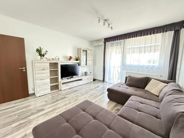 Eladó panellakás, Szigetszentmiklós 2+1 szoba 62 m² 61.9 M Ft