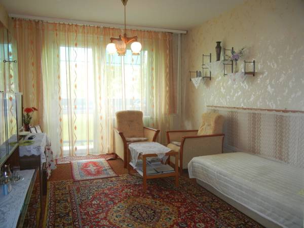 eladó panellakás, Szolnok