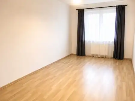 eladó panellakás, Táborfalva