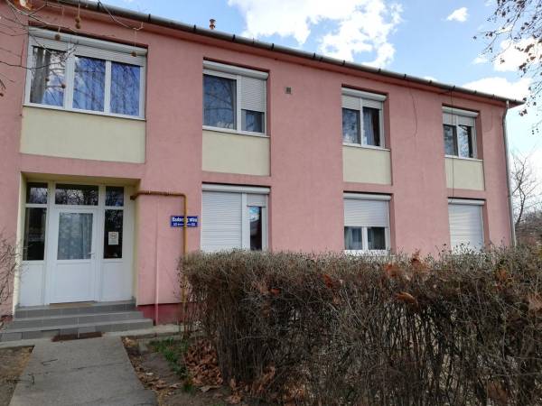 eladó panellakás, Tatabánya