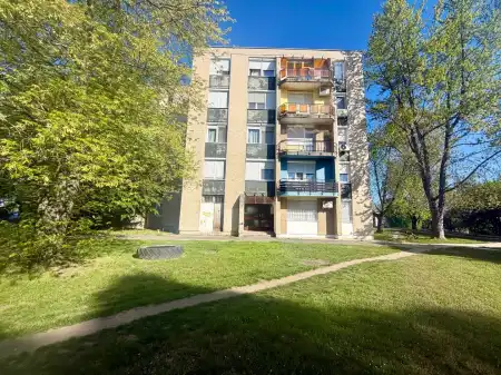 eladó panellakás, Tatabánya