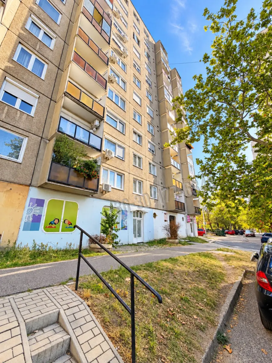 eladó panellakás, Tatabánya