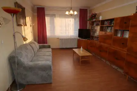 eladó panellakás, Tatabánya