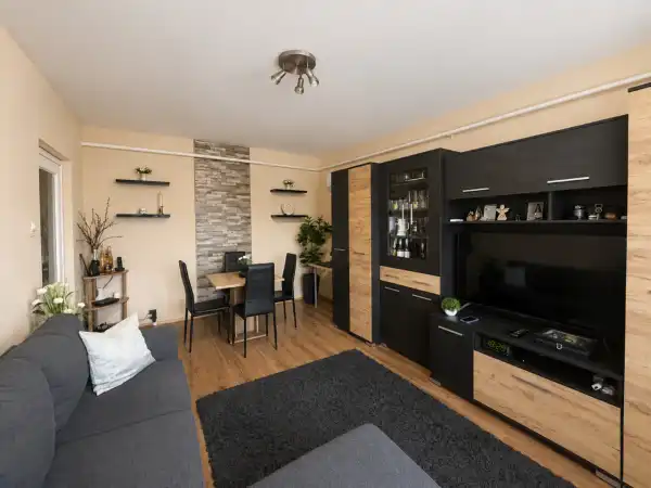 Eladó panellakás, Tatabánya 2 szoba 51 m² 42.99 M Ft
