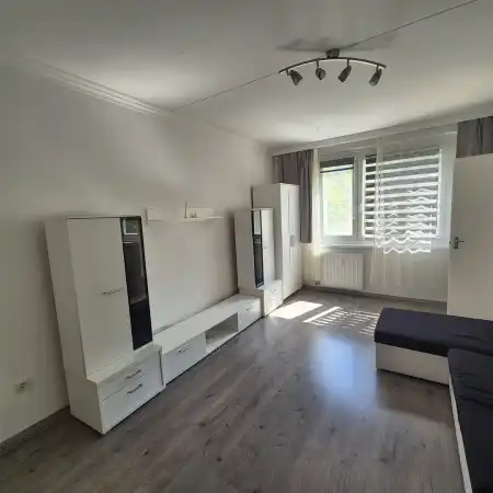 eladó panellakás, Tiszaújváros