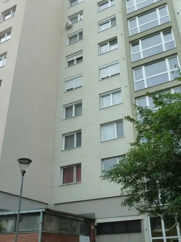 Eladó panellakás, Veszprém 3 szoba 62 m² 57 M Ft