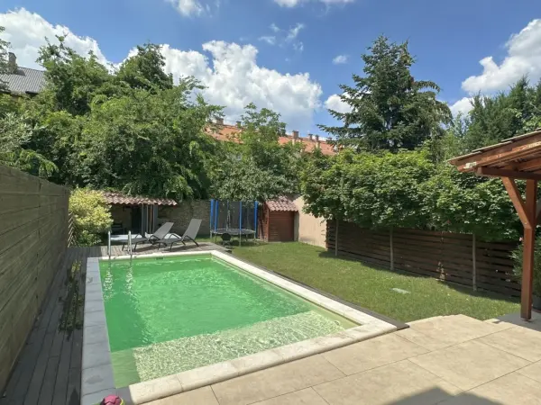 Eladó sorház, Budapest, XIV. kerület 6 szoba 168 m² 249.99 M Ft