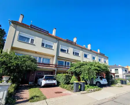 Eladó sorház, Paks 3+2 szoba 168 m² 84.9 M Ft