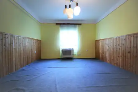 eladó sorház, Sarkad
