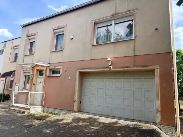 Eladó sorház, Tatabánya 5 szoba 180 m² 130 M Ft