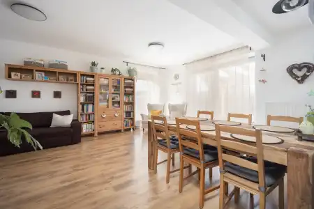 Eladó sorház, Vác 4 szoba 96 m² 98.9 M Ft