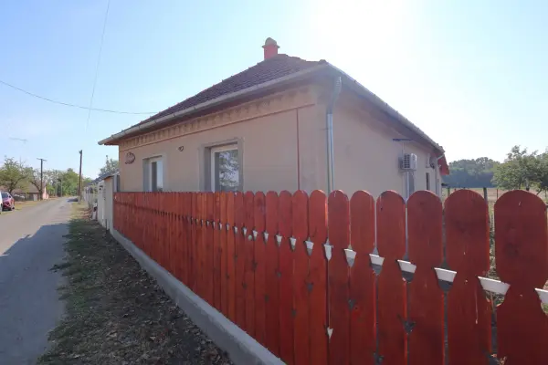 Eladó tanya, Kistelek 3 szoba 70 m² 39.9 M Ft