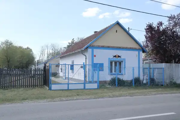 Eladó tanya, Sándorfalva 2 szoba 64 m² 26.9 M Ft
