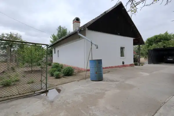 Eladó tanya, Szatymaz 2 szoba 65 m² 29.9 M Ft