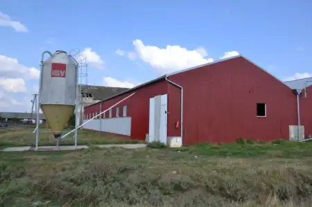 Eladó tanya, Szolnok 348 M Ft