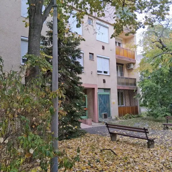 Eladó téglalakás, Békéscsaba 1+1 szoba 48 m² 23.6 M Ft