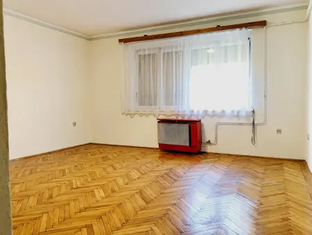 eladó téglalakás, Békéscsaba