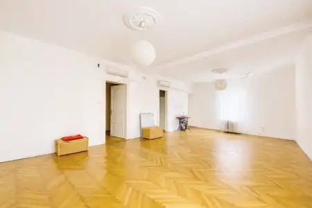 eladó téglalakás, Budapest, III. kerület