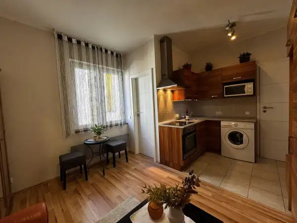Eladó téglalakás, Budapest, V. kerület 1+1 szoba 28 m² 69.9 M Ft