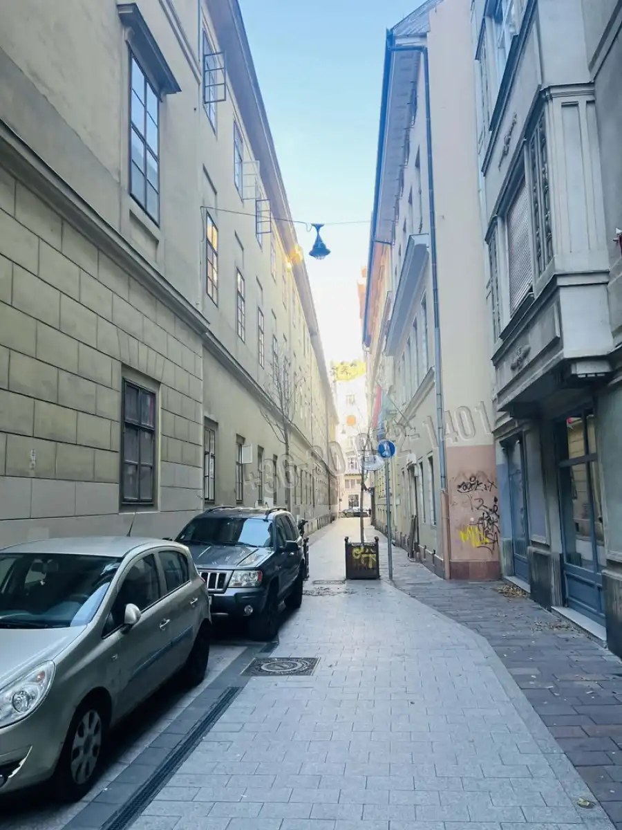 eladó téglalakás, Budapest, V. kerület