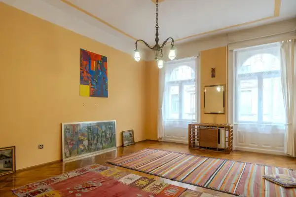 Eladó téglalakás, Budapest, VI. kerület 4 szoba 103 m² 114.9 M Ft