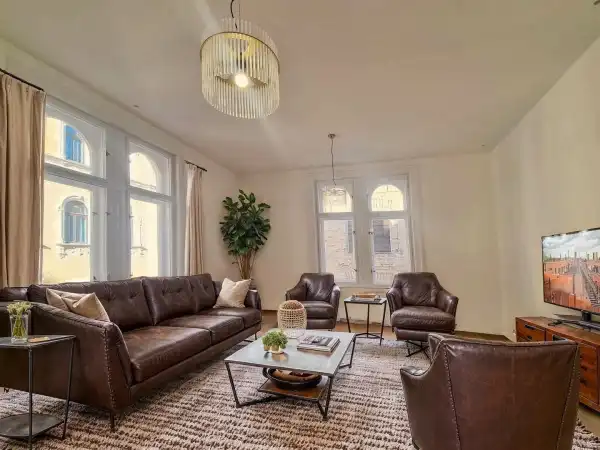 Eladó téglalakás, Budapest, VI. kerület 2 szoba 73 m² 115 M Ft