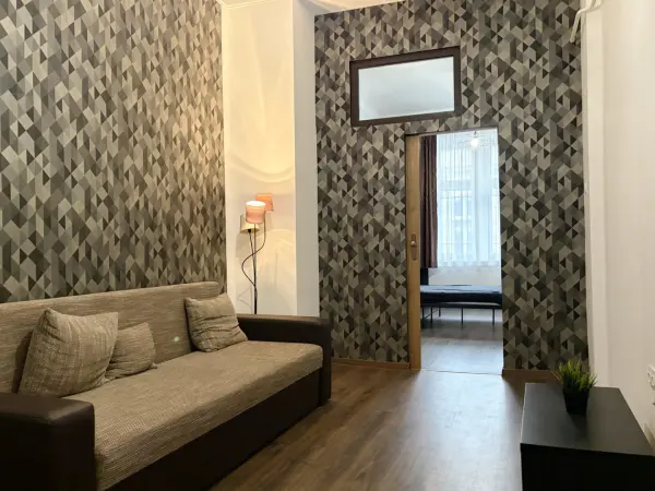 Eladó téglalakás, Budapest, VI. kerület 2 szoba 40 m² 56.7 M Ft