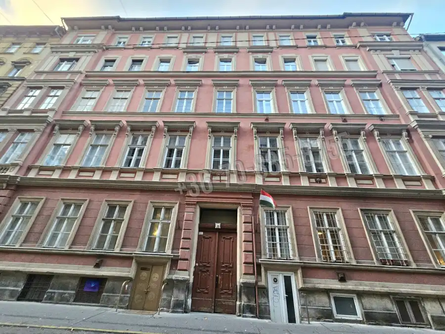 eladó téglalakás, Budapest, VIII. kerület