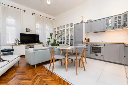 eladó téglalakás, Budapest, VIII. kerület