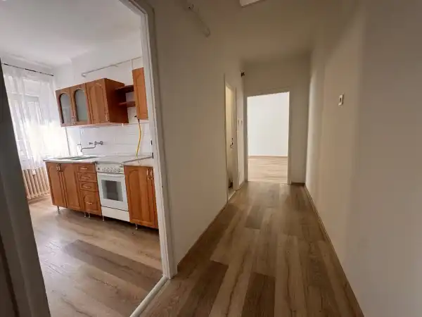 Eladó téglalakás, Dunaújváros 1 szoba 38 m² 25.9 M Ft